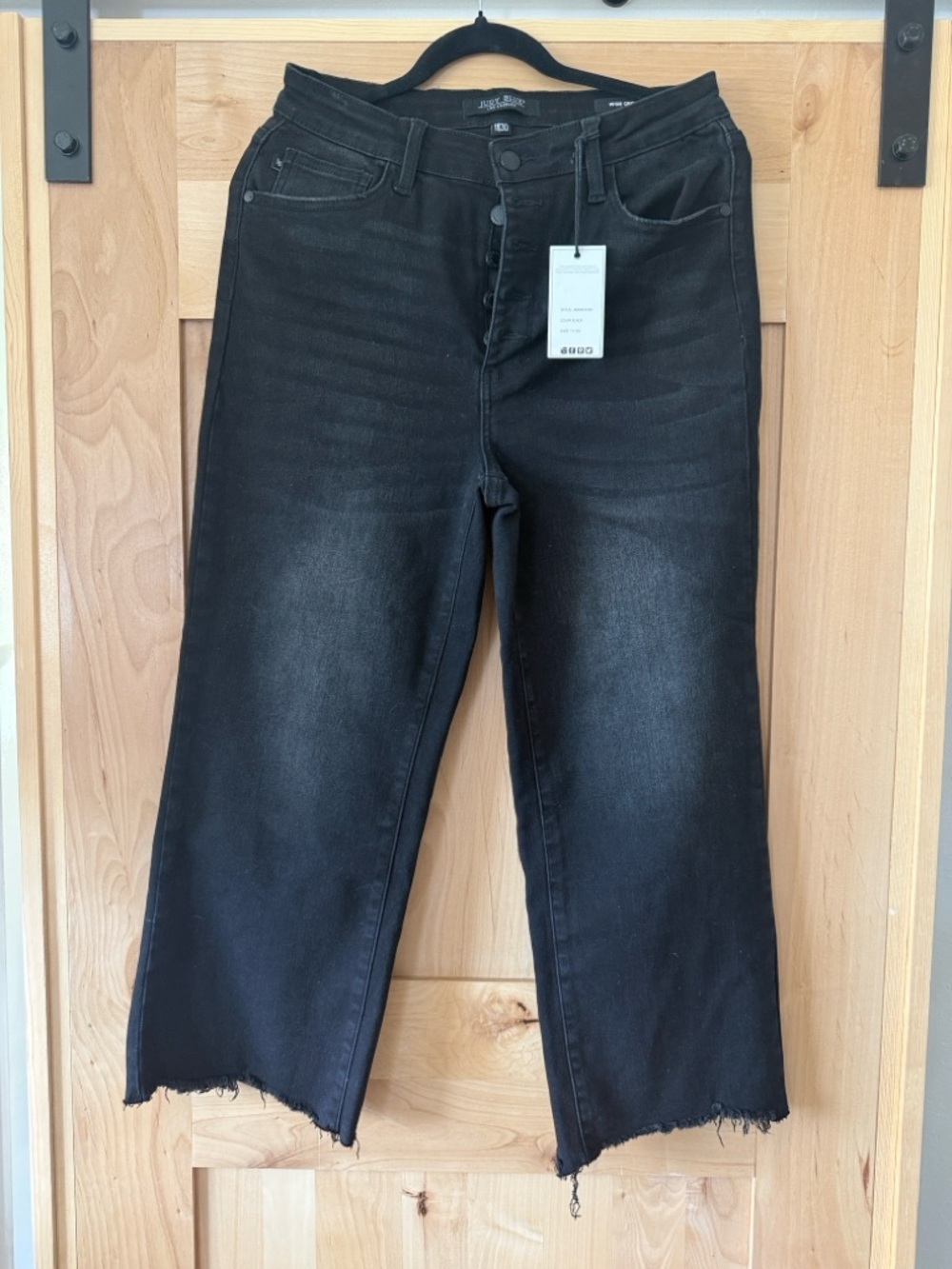 Judy Blue Black Cropped Raw Hem Jeans NWT